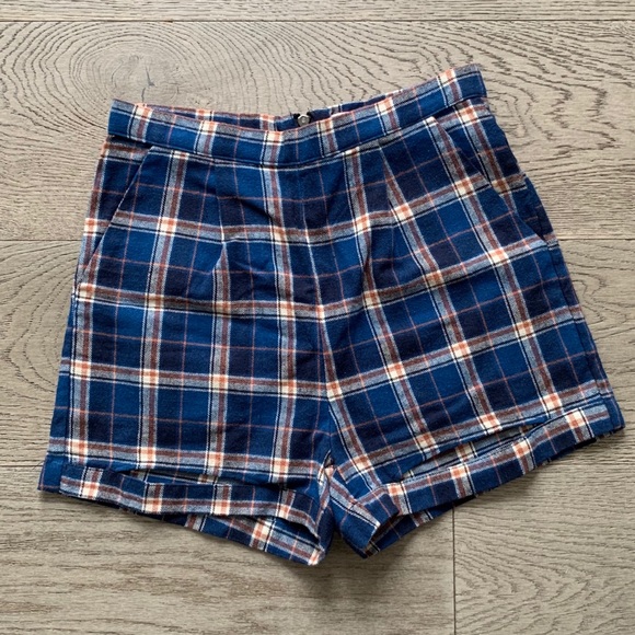 High Waisted Blue Plaid Shorts - Picture 2 of 5